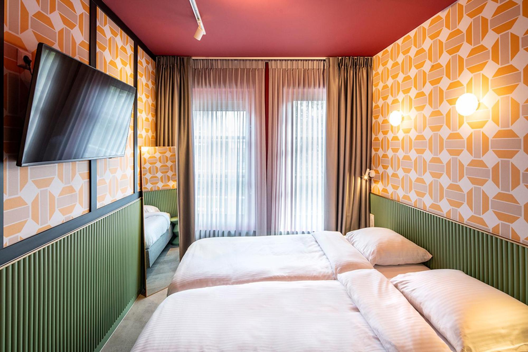 Budget Hotel Tourist Inn Амстердам Экстерьер фото